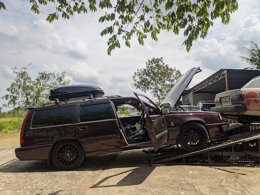 Cat Kereta Perlis