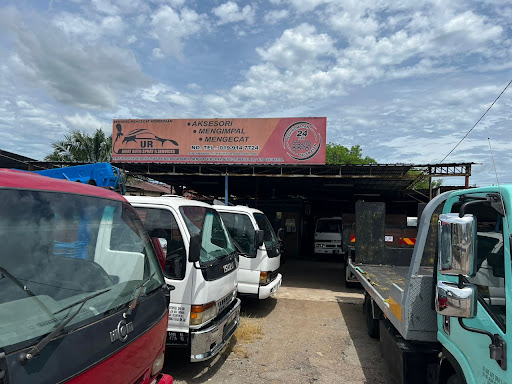 towing segamat UR AMAT AUTO SPRAY & SERVICES