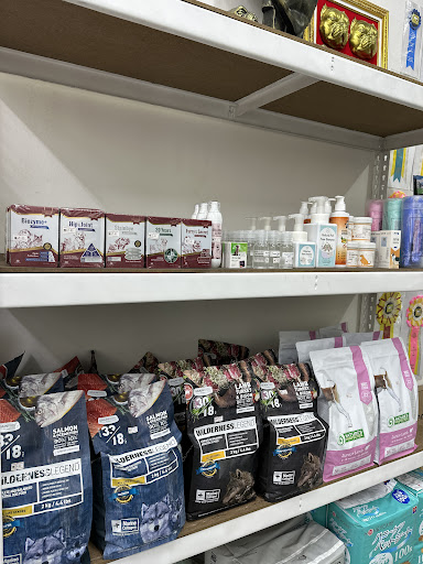 J&M PETS WORLD